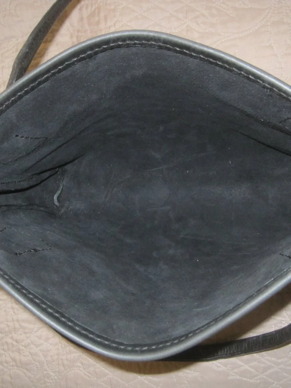 BLACK LEATHER HANDBAG TOTE